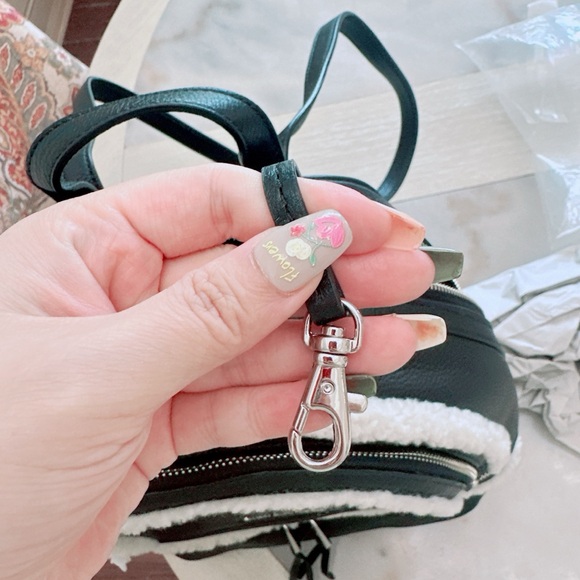 - MICHAEL KORS RHEA ZIP MEDIUM BACKPACK BLACK LEATHER NATURAL SHEARLING/NWT - Picture 7 of 15